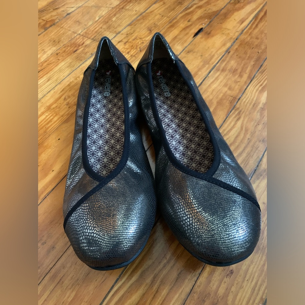 Revere Nairobi Gold And Black Ballet Flats